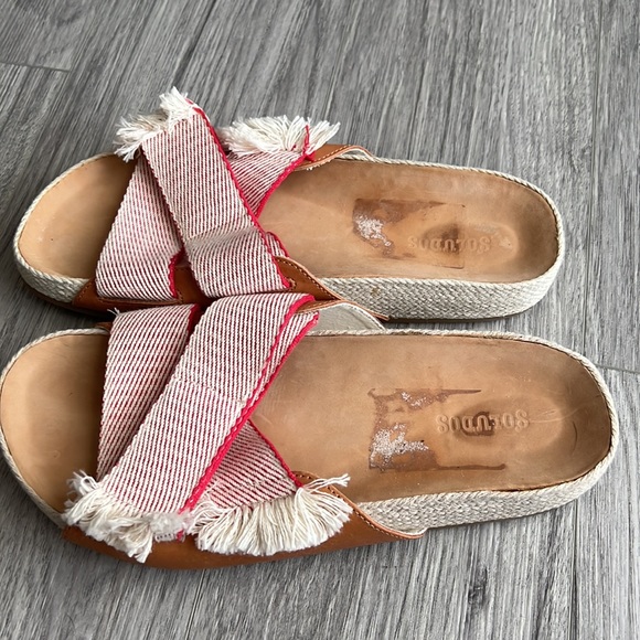 Red Fringe Criss Cross Sandals Soludos - Picture 4 of 8